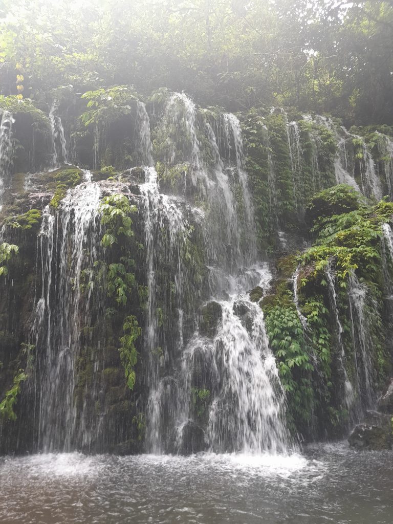 Banyumala waterfall tour
